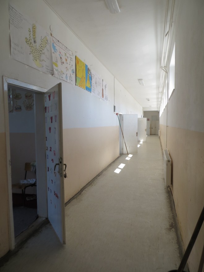hallway 2 kosovo school